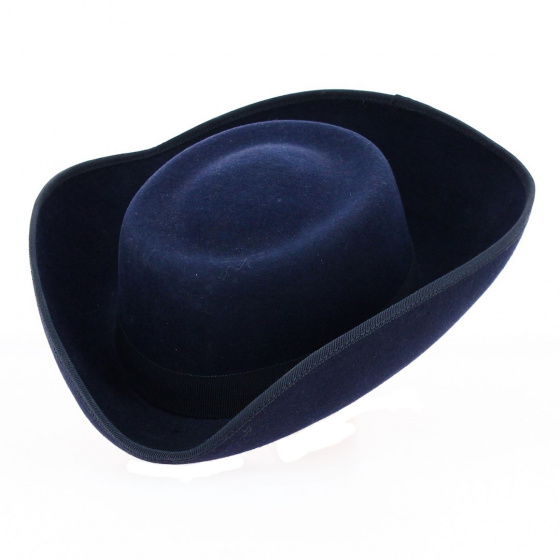 Prefect's Tricorn - Traclet