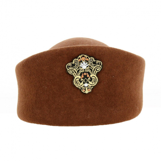Brown Wool Beanie with Embroidered Patch - Traclet