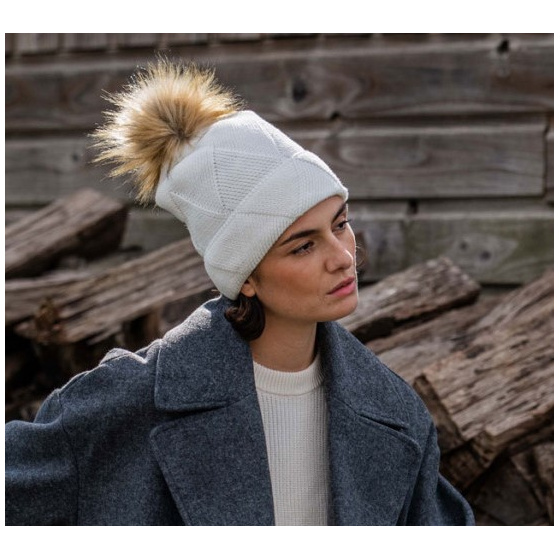 White Agena Pompom Beanie - Pipolaki