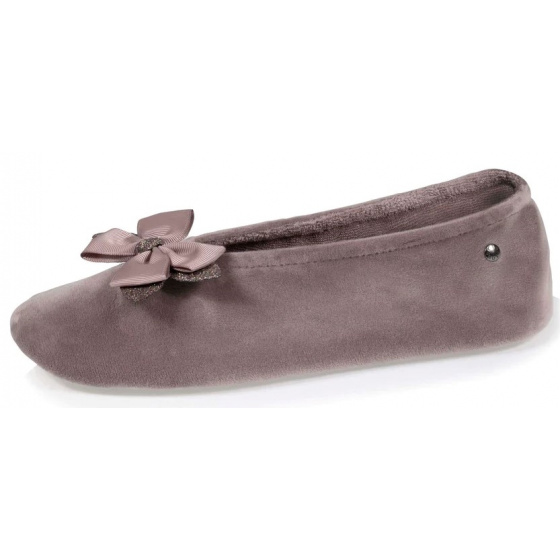 Women's Taupe Bow Ballet Slippers - Isotoner