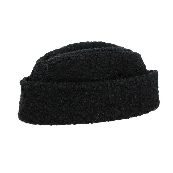 Astrakhan imitation toque