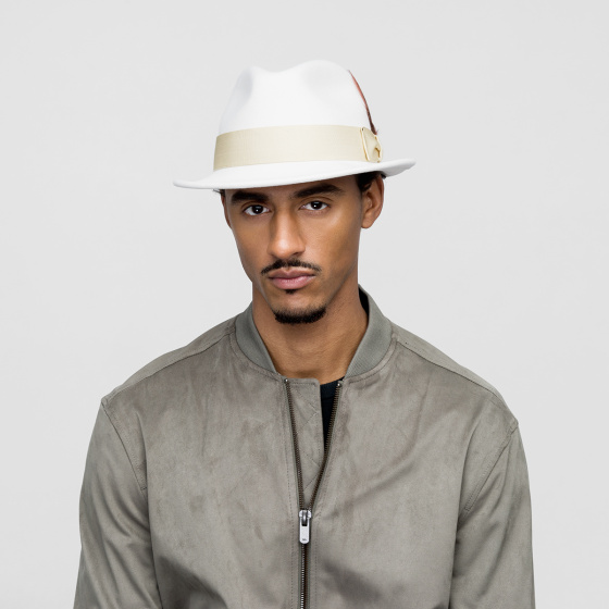 White Linwood Avenue hat - Melodrama White Linwood Avenue hat - Melodrama
