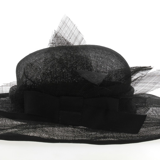 Chapeau noir d’été en pinal