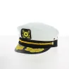 Une casquette de marin des plus fidèle, faite avec un judicieux mélange de blanc et de noir.