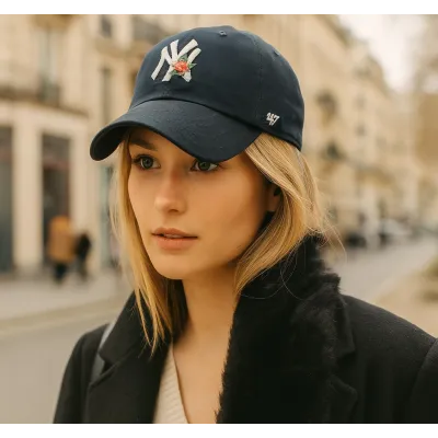 Yankees Thorn NY Black Strapback Cap - 47 Brand Reference: 22348| Chapellerie Traclet