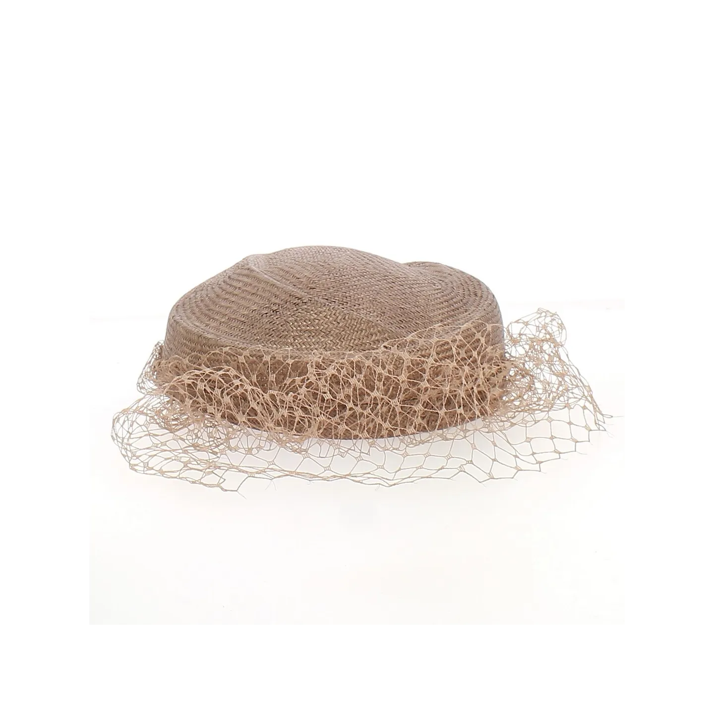 Tambourin de cérémonie taupe avec sa voilette et sa rose - Chapellerie Traclet - France