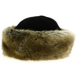Navy polar fleece and beige brown fur marmot hat