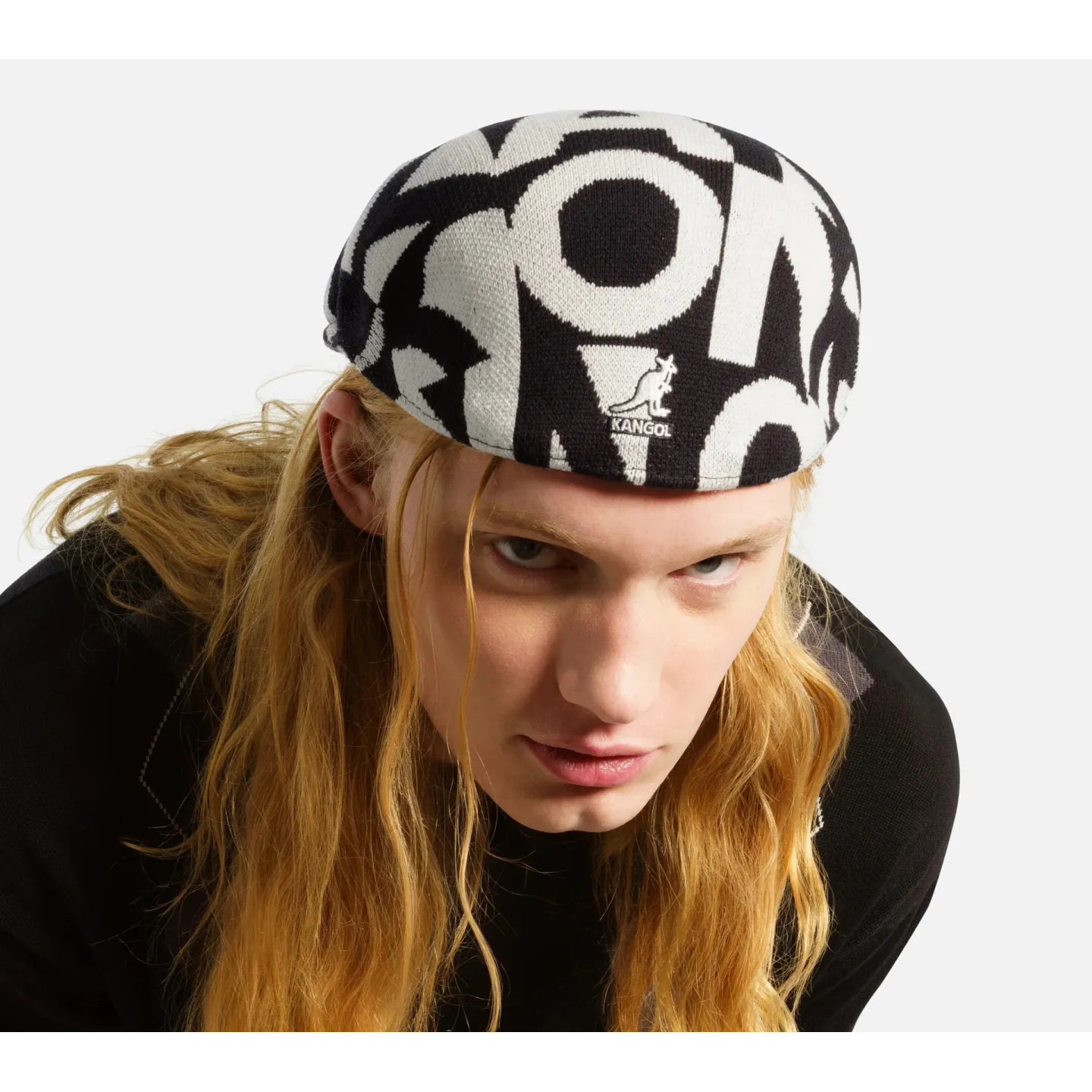 Superfan 504 Flat Cap Black & White - Kangol reference 24497 - Traclet hat shop