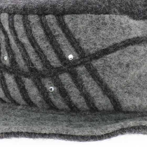 Boiled wool hat with flower