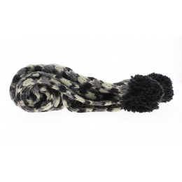 Scarf with grey pompon