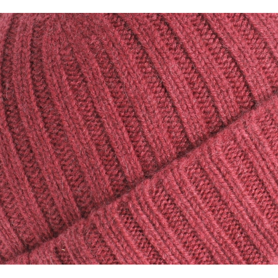 Redcurrant cashmere hat