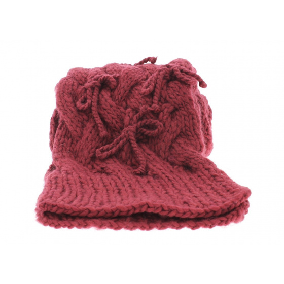Vincent Pradier raspberry crochet scarf