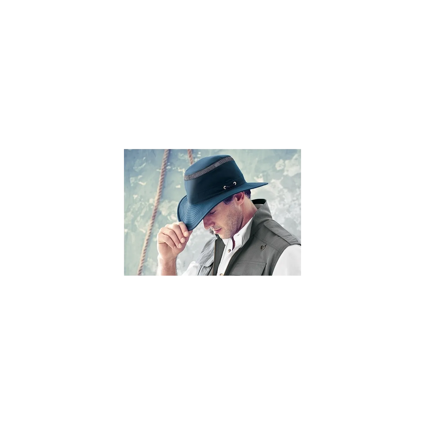 Chapeau Traveller LTM6 AIRFLO® marine - Tilley Reference : 4776 | Chapellerie Traclet