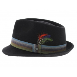 Shiller brown felt hat