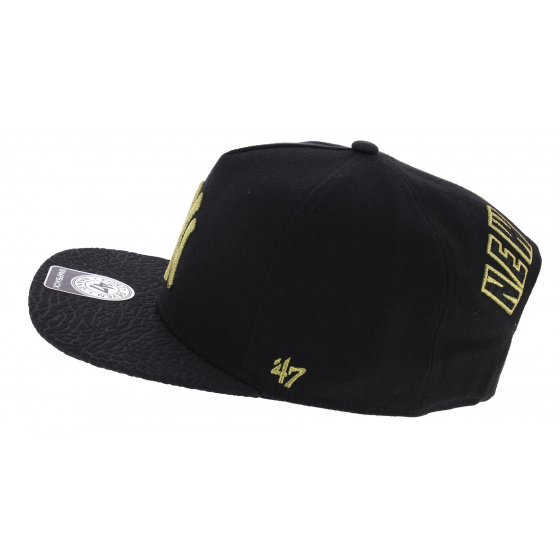 NY Yankees Black & Gold Crackled Visor Snapback - 47 Brand NY Yankees Black & Gold Crackled Visor Snapback - 47 Brand