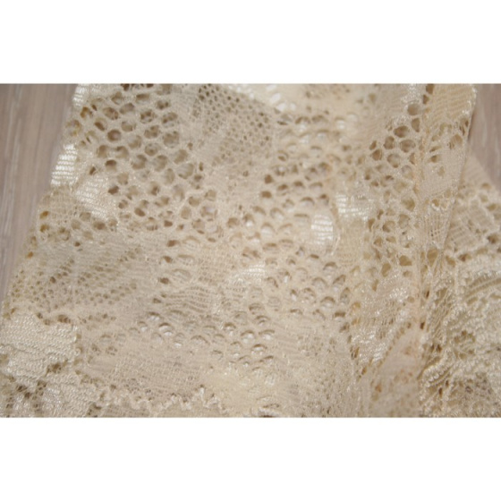 Lace mitt