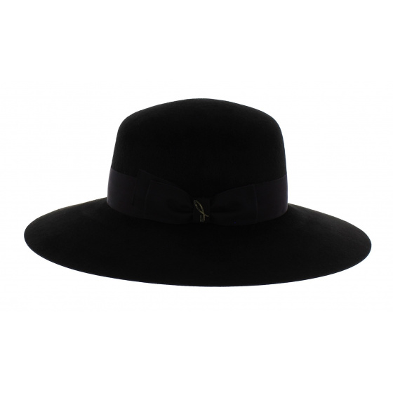Classic banker hat