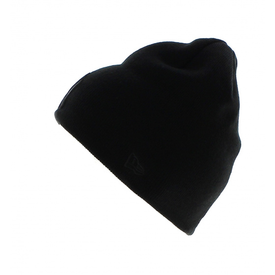 Black NewEra beanie