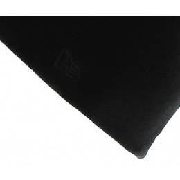 Black NewEra beanie