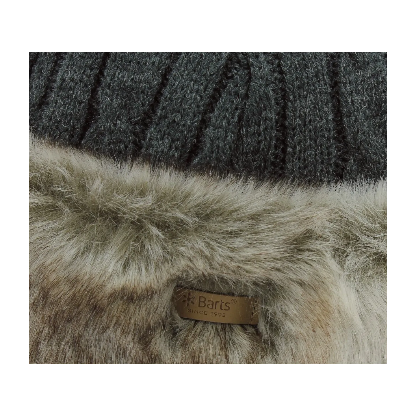 Bonnet-Toque Cable Fausse Fourrure Gris - Barts  Reference : 7408 | Chapellerie Traclet
