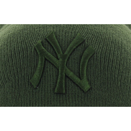 Unisex Green Acrylic Skull Beanie - New Era