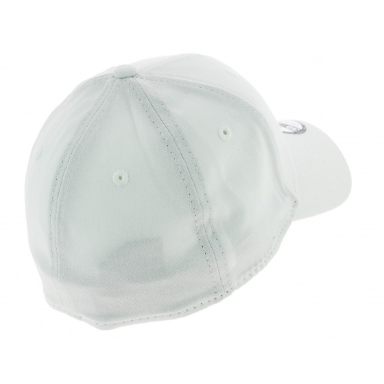 Basic 39 White Fitted Baseball Cap - New Era