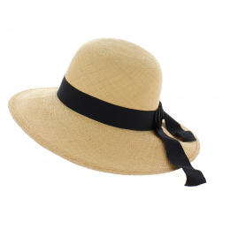 Natural Panama wide-brimmed hat with black ribbon