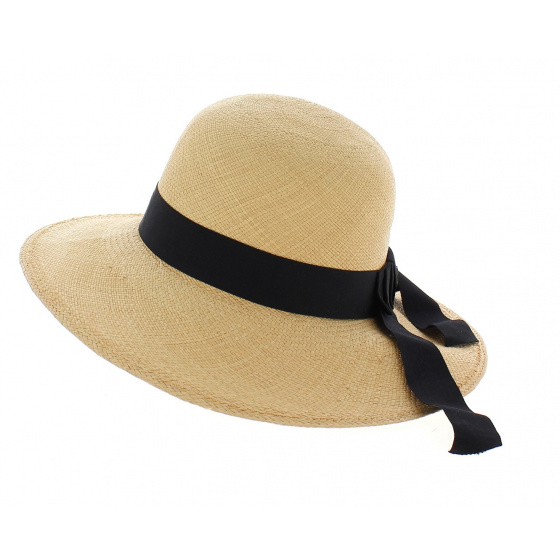 Natural Panama wide-brimmed hat with black ribbon