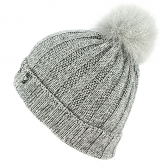 Gray Foxy pompom beanie by Traclet