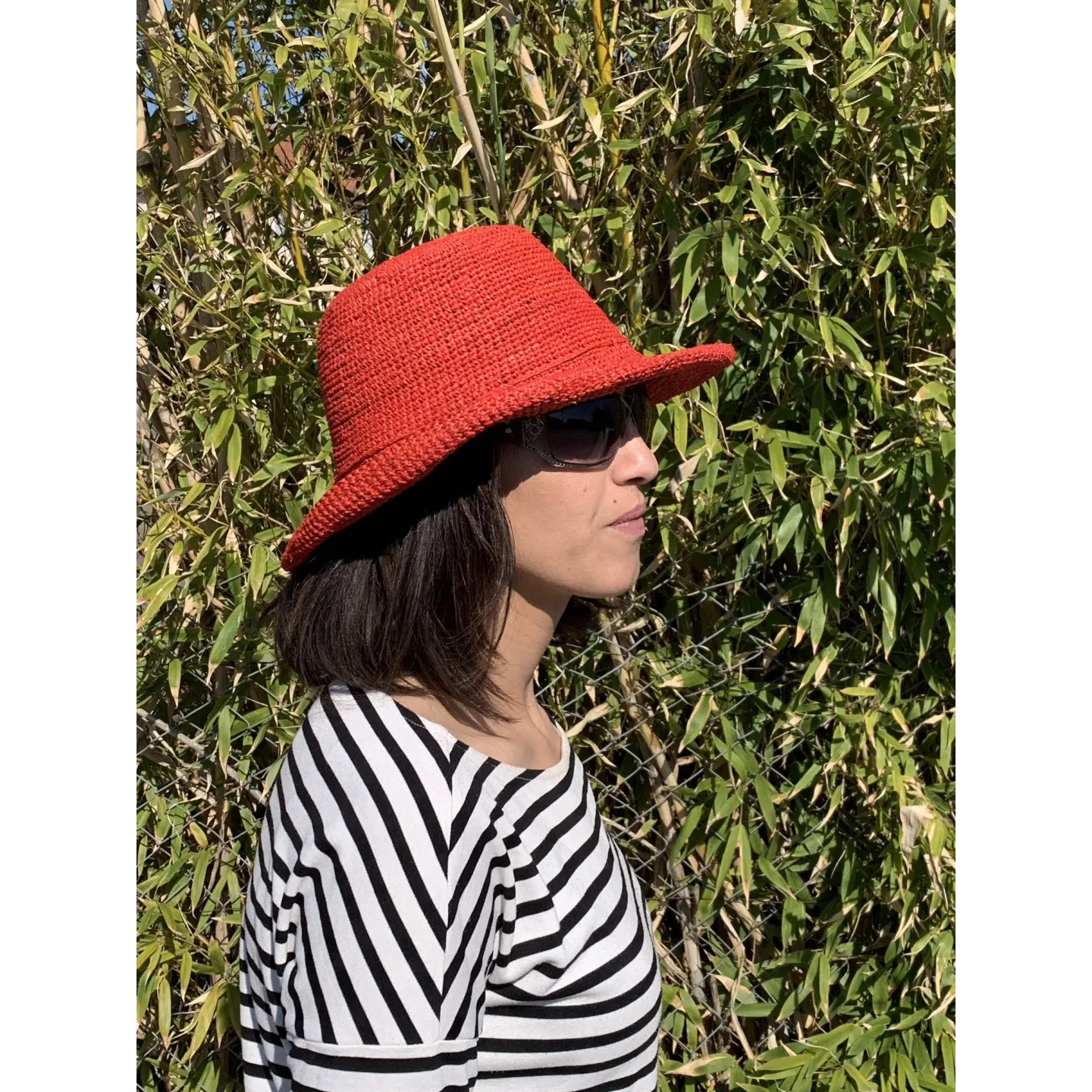 Chapeau breton Raphia Camélia Rouge - Traclet- boutique de chapeau Reference : 8002 | Chapellerie Traclet