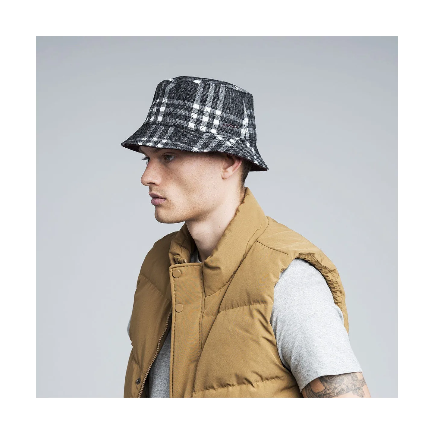 Bob Réversible Hidden Layers Noir & Blanc- Kangol Reference : 6230 | Chapellerie Traclet