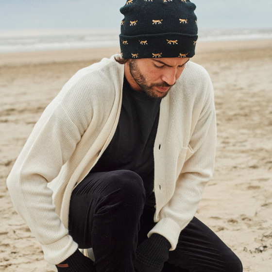 Vinson Short Beanie with Tiger Embroidery Black - Barts