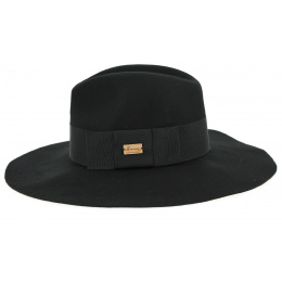 Capeline felt