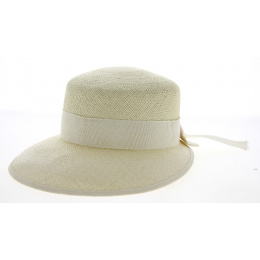 Capeline Guiditta panama woman