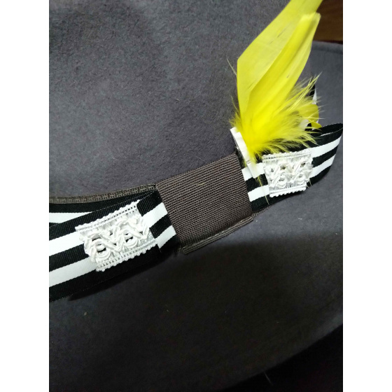 Feather hat: Unique piece of French Creation by Traclet workshops