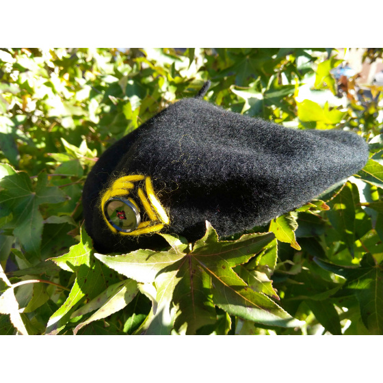 Béret bouton : Modèle unique Français des ateliers de la Chapellerie TRACLET Béret bouton : Modèle unique Français des ateliers de la Chapellerie TRACLET