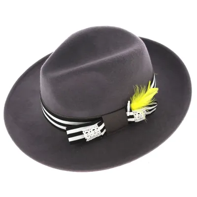 Pinched feather hat: Unique piece of French creation by the TRACLET Millinery workshops This wool felt hat