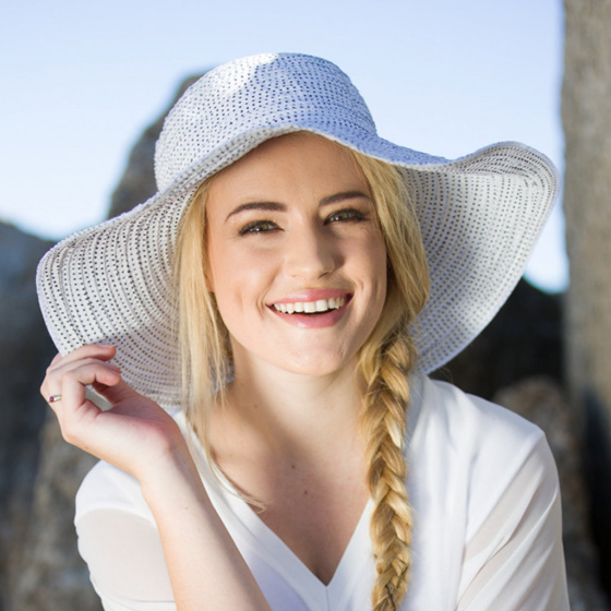 White scrunchie cap with black weight UPF 50+ - House Of Ord