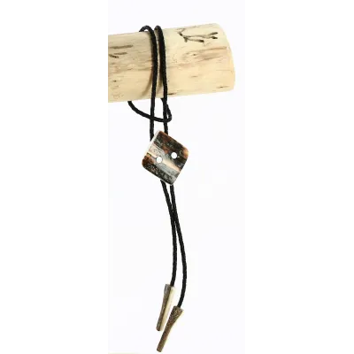 Bolo Tie - Mother of Pearl Ivory & Fossil Mammoth 13 - Traclet Reference: 15681| Chapellerie Traclet