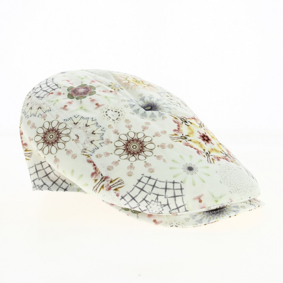 Flat cap with hypnotic MTM pattern