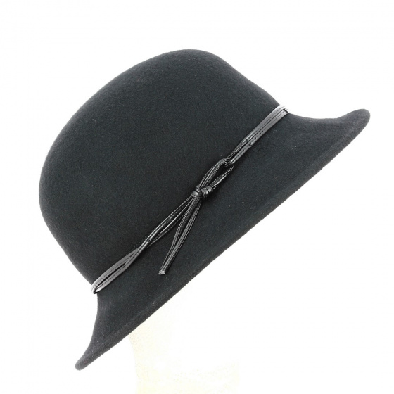 Wide brim cloche hat Black
