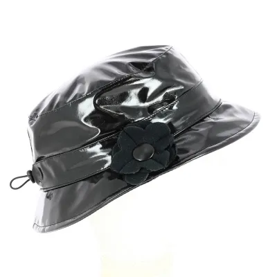 Patent rain hat with flower - Women's rain hat Reference: 16724 | Traclet Hat Shop