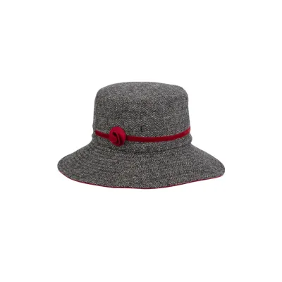 Women's Missty Capeline with black and red fleece lining - Traclet