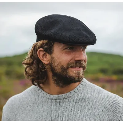 Golfer Cap - black color Reference: 17223| Traclet Hat Shop
