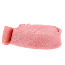 Pink Carla Bruni hat